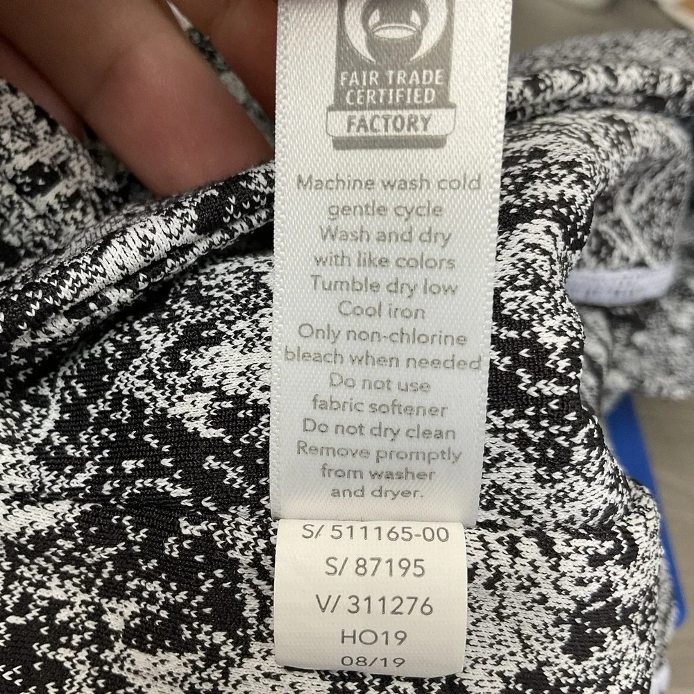 Athleta Large Black White Floral Elation‎ Graffiti 7/8 Tight Leggings Athleisure